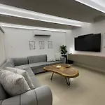 Luxury House In Manga